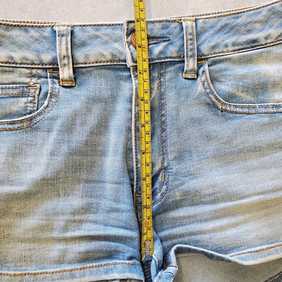 American Eagle stretch denim Shorts, size 4 - Picture 3 of 7